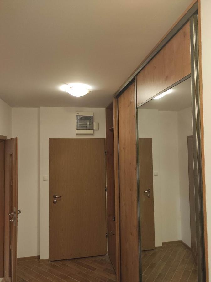 Nice Room With 2 Shared Bathrooms ,Wc , 2Km To Old Town -100M From Metro Szwedzka Varşova Dış mekan fotoğraf